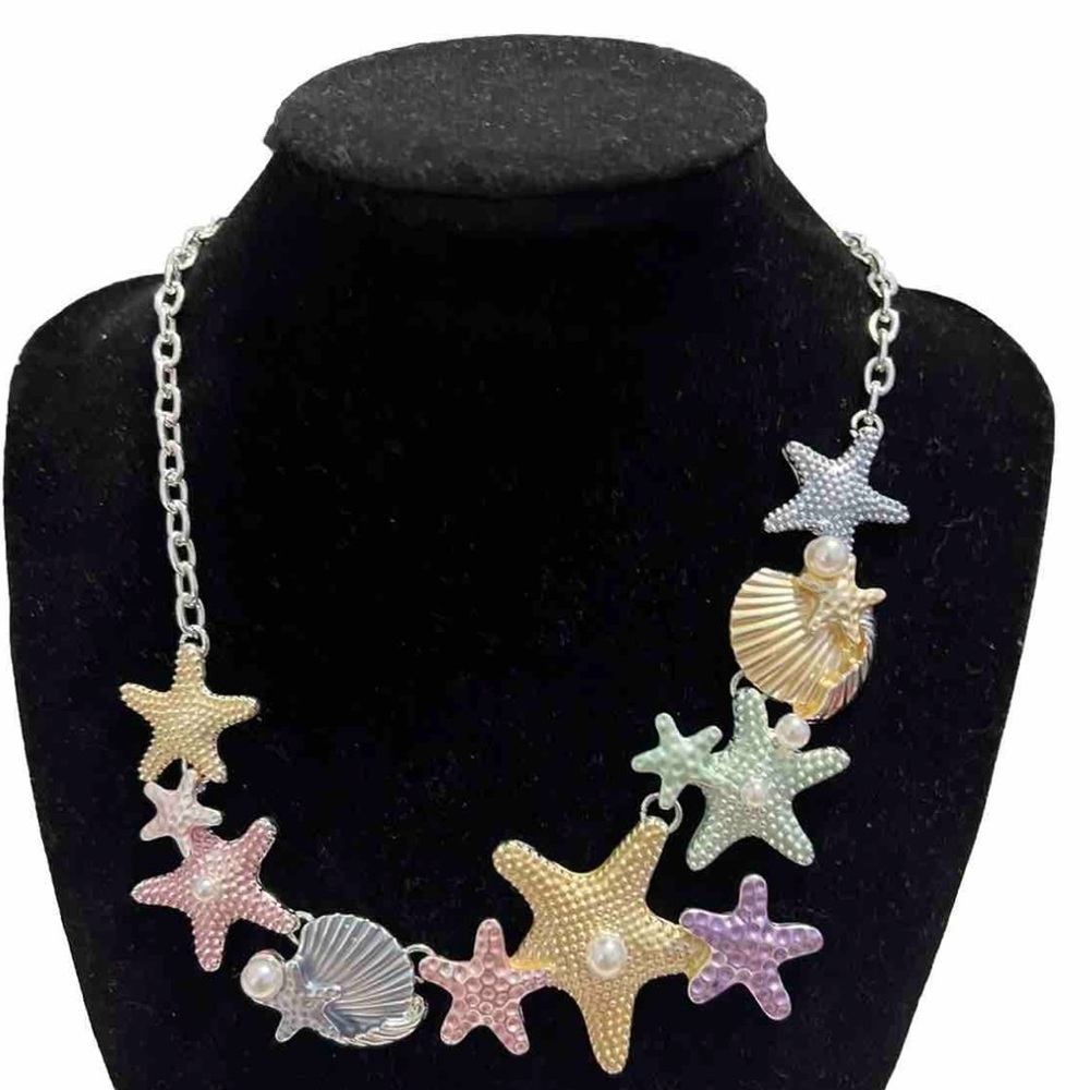 Woman’s necklace